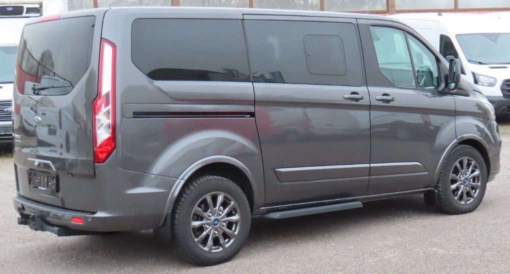 Ford Tourneo Custom 2021
