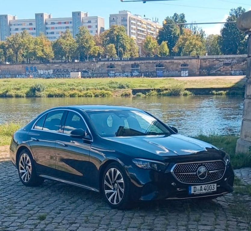 Mercedes-Benz 220 2024