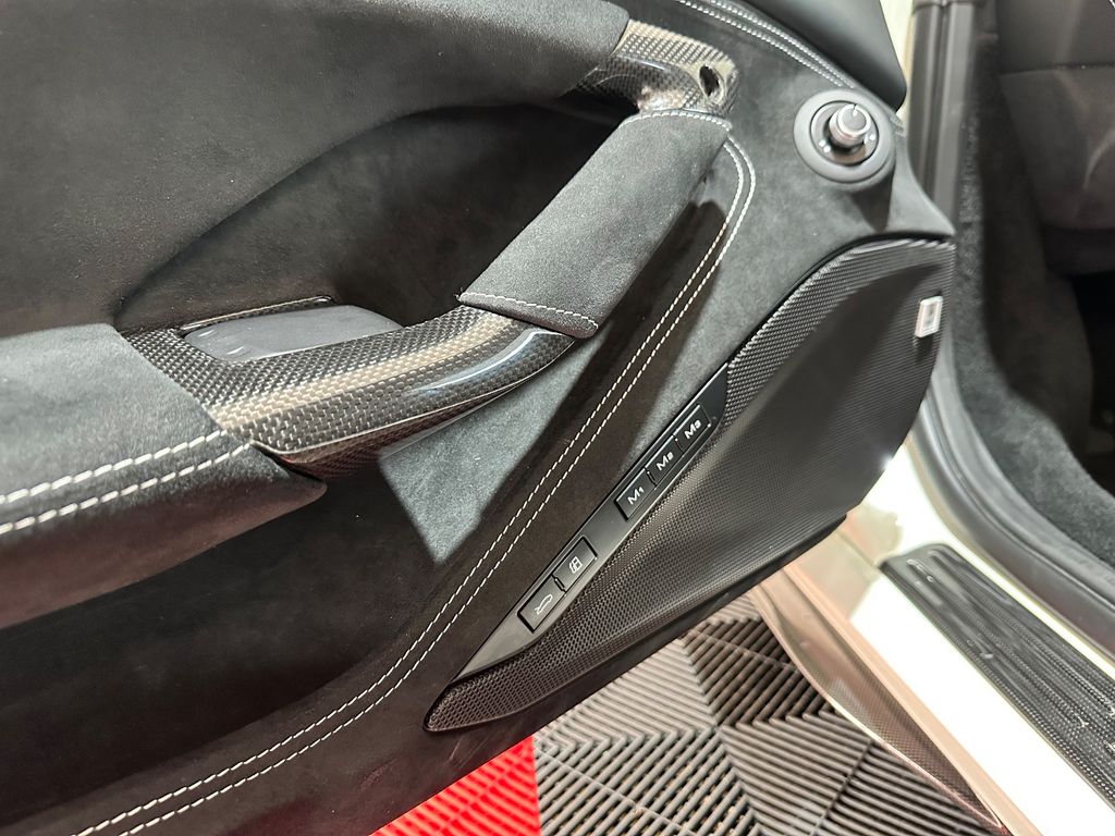 Ferrari F8 2020