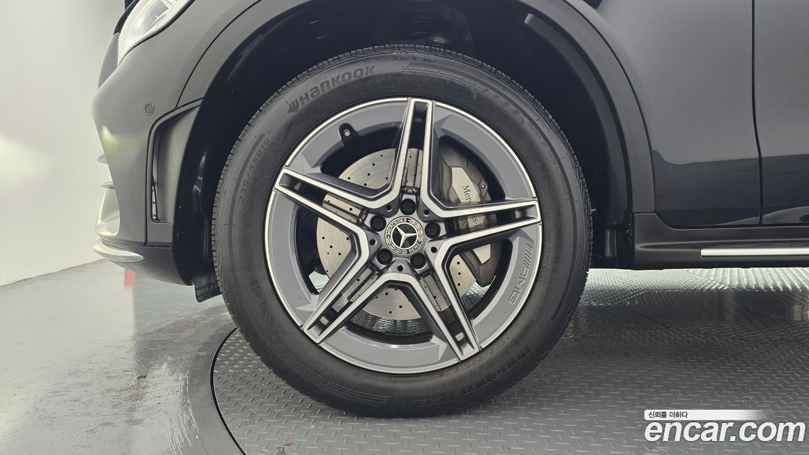 Mercedes-Benz GLC-Class 2023