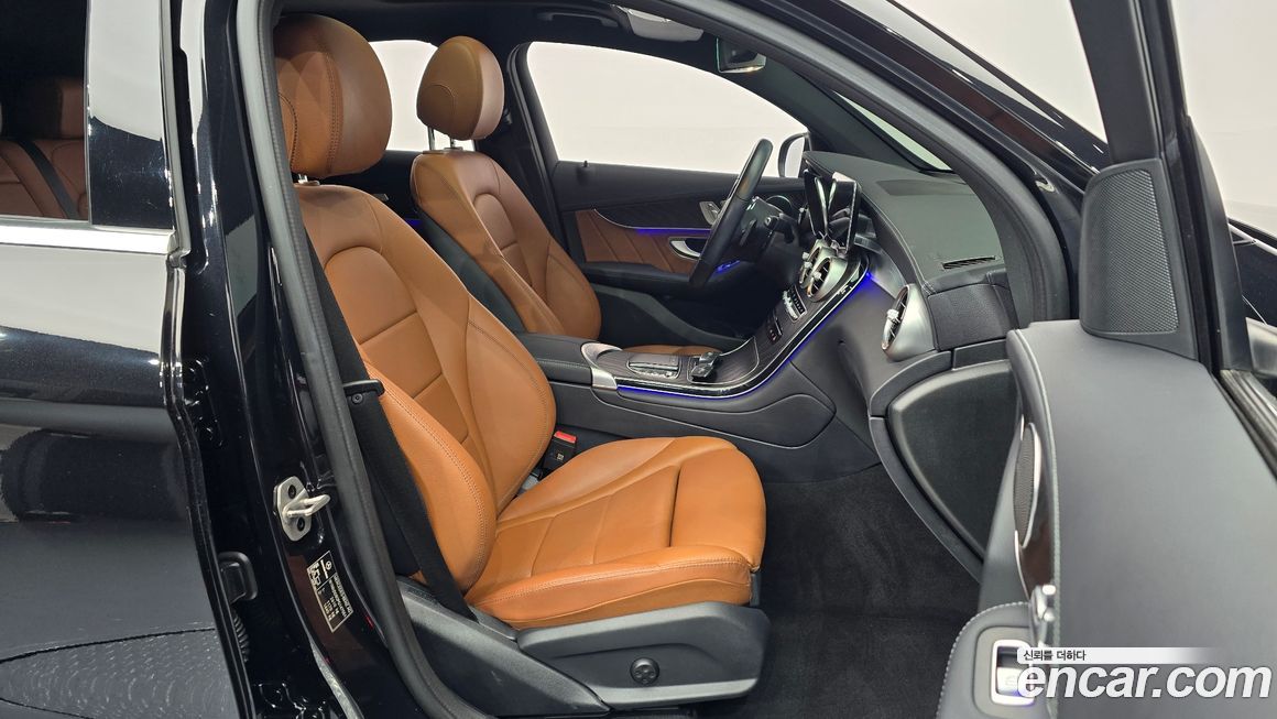 Mercedes-Benz GLC-Class 2023