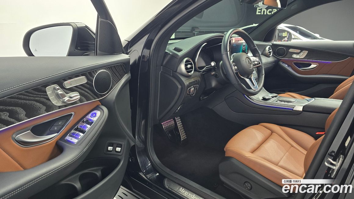 Mercedes-Benz GLC-Class 2023