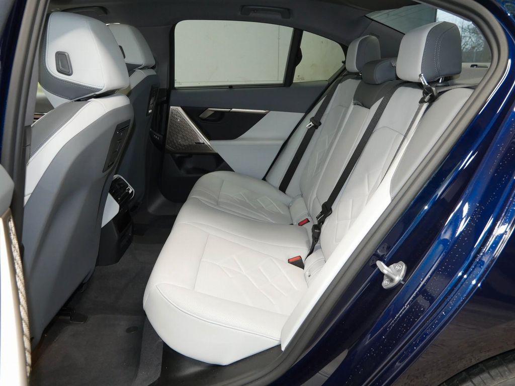 BMW i5 2023