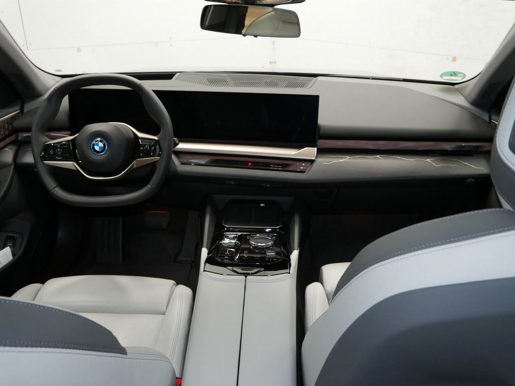 BMW i5 2023