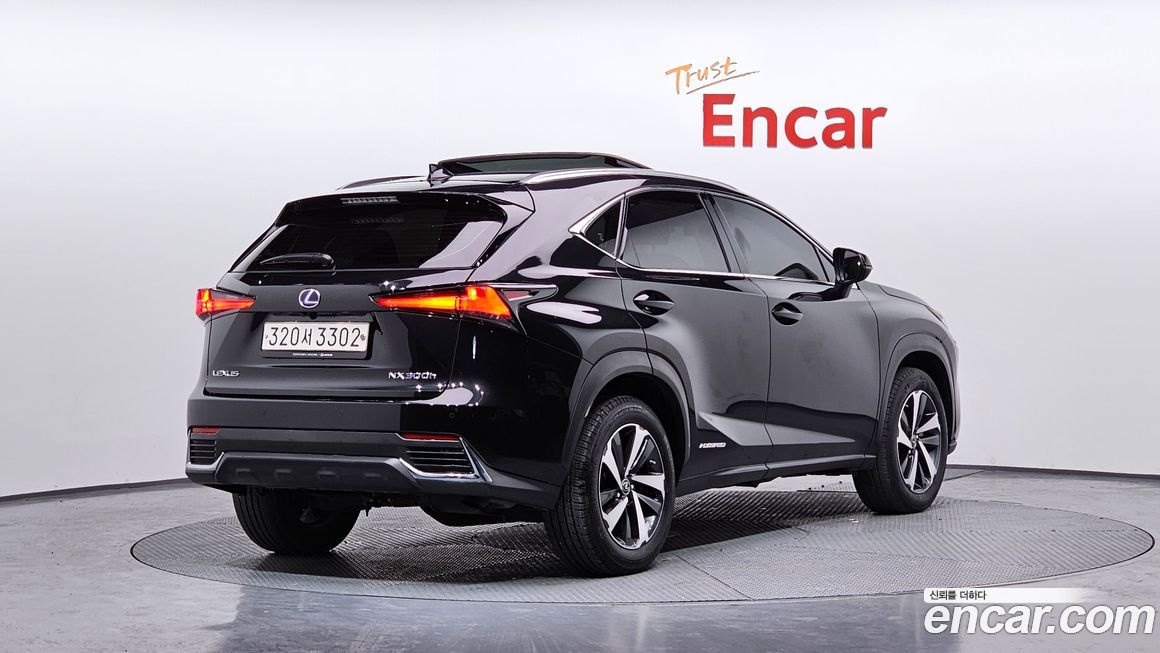 Lexus NX 2021