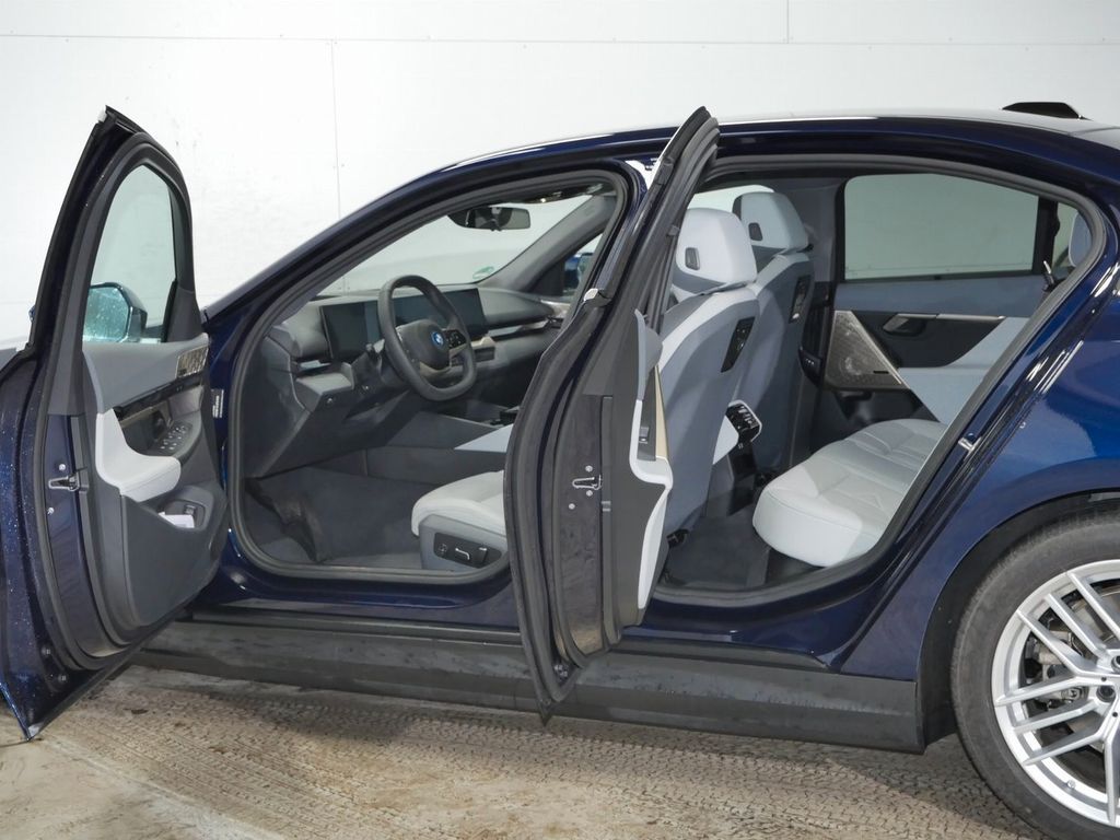 BMW i5 2023