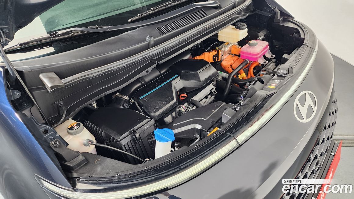 Hyundai Staria 2025