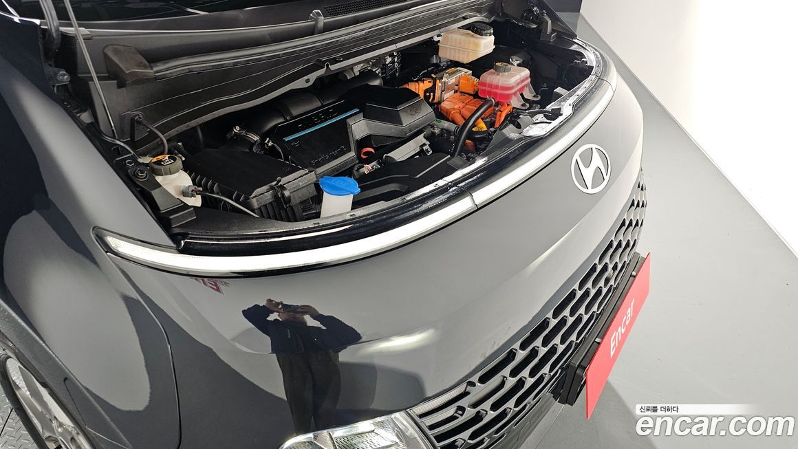 Hyundai Staria 2025