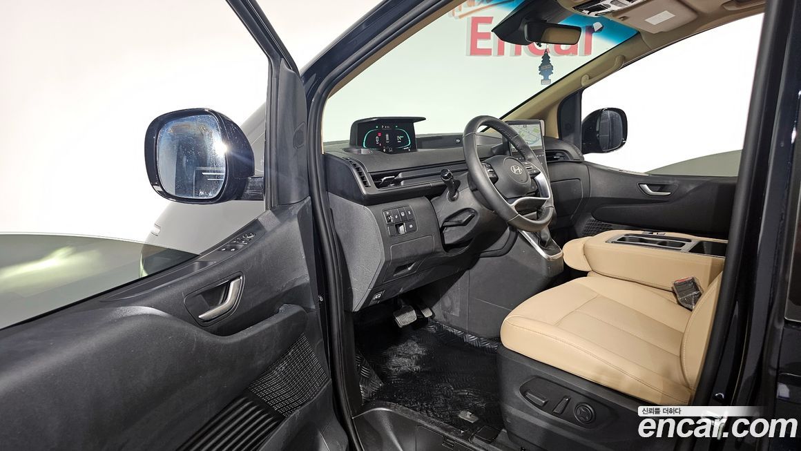 Hyundai Staria 2025