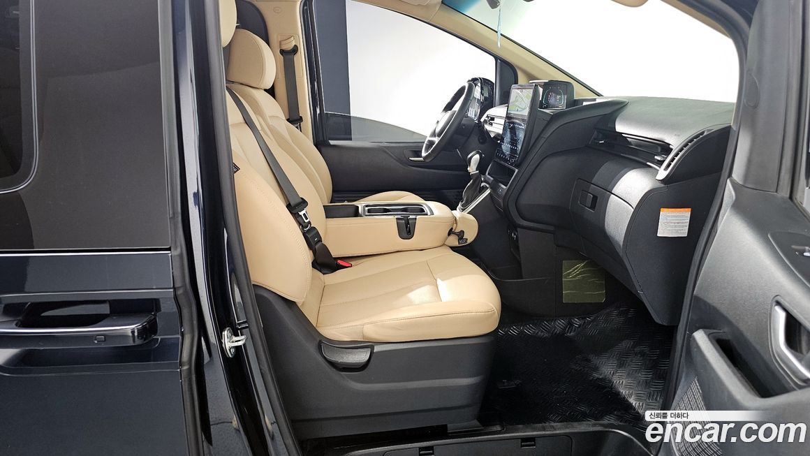 Hyundai Staria 2025