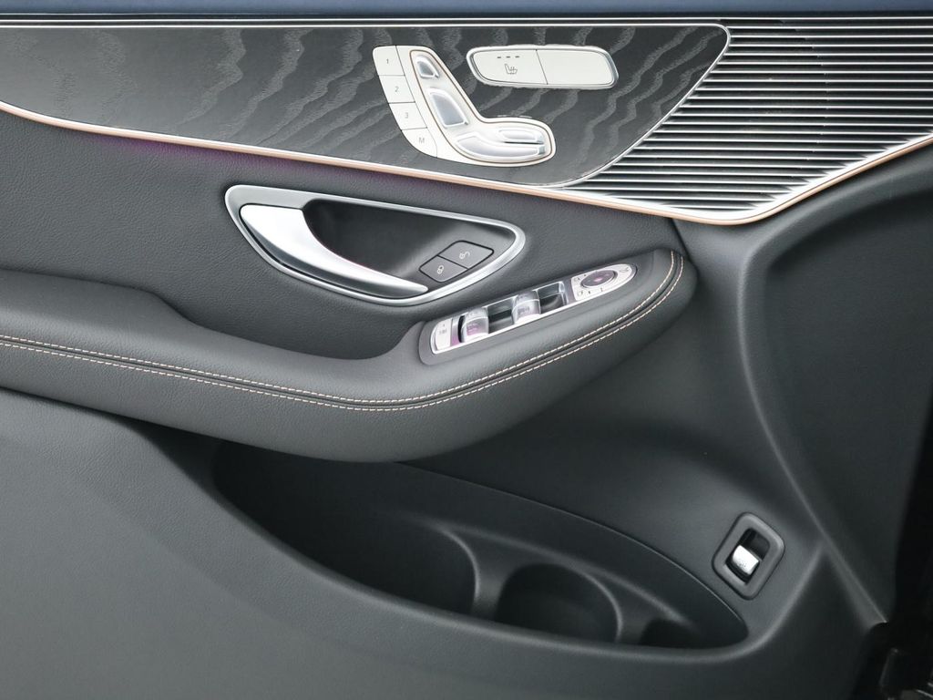 Mercedes-Benz EQC 2021