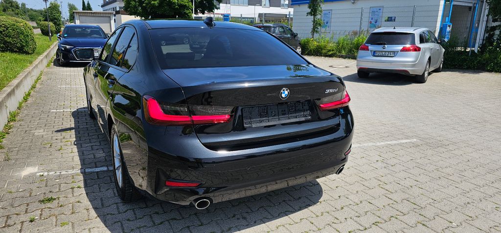 BMW 318 2021