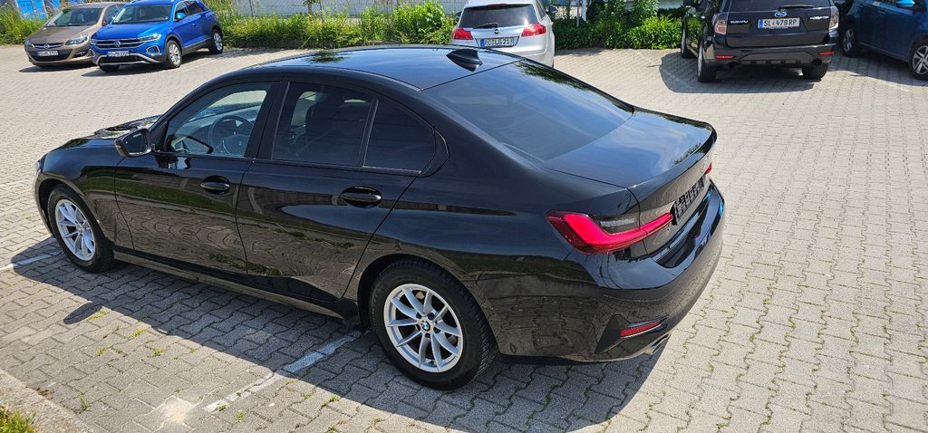 BMW 318 2021
