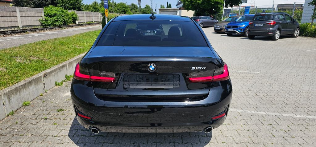 BMW 318 2021