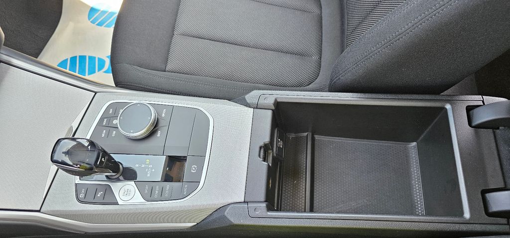 BMW 318 2021
