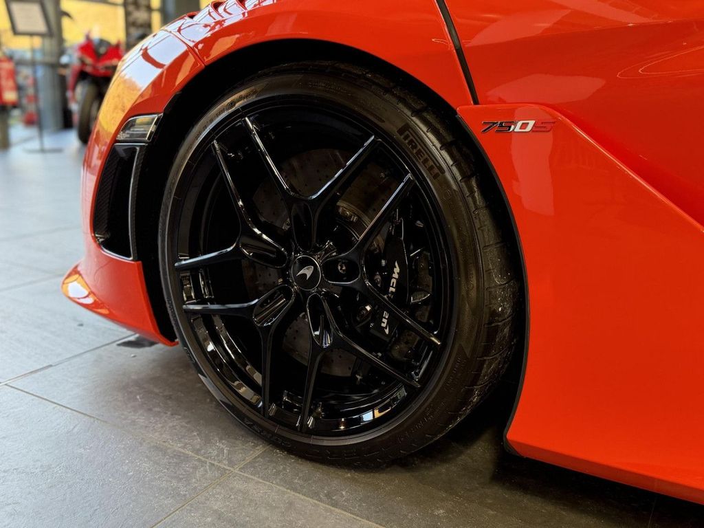 McLaren 750S 2024