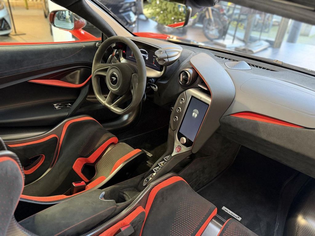 McLaren 750S 2024