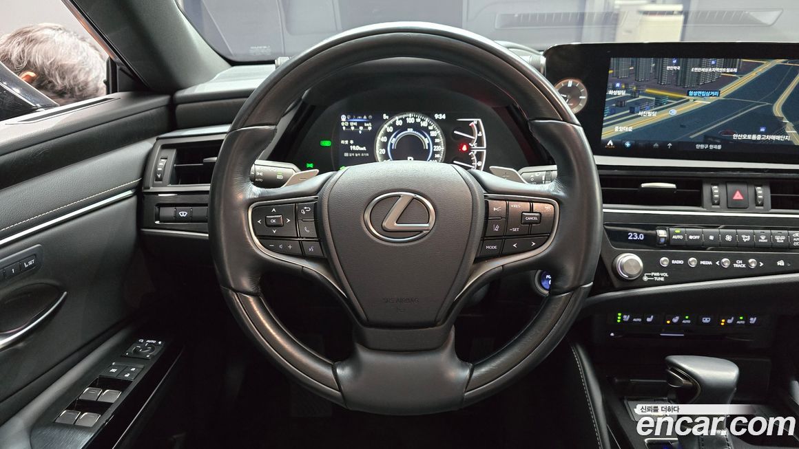 Lexus ES 2022