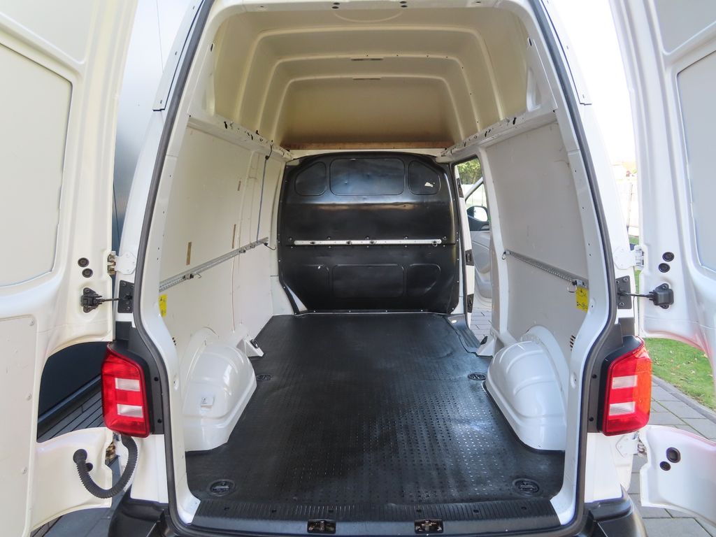 Volkswagen T6 Transporter 2016