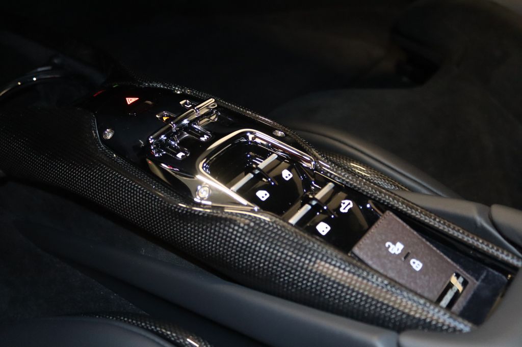 Ferrari 296 GTS 2025