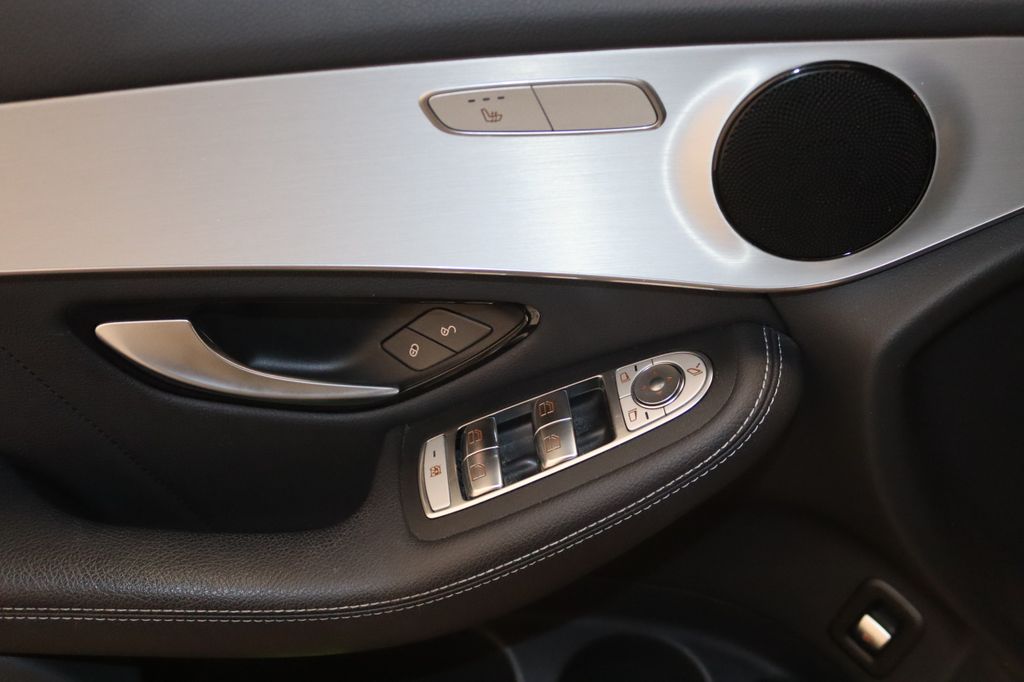 Mercedes-Benz GLC 300 2021