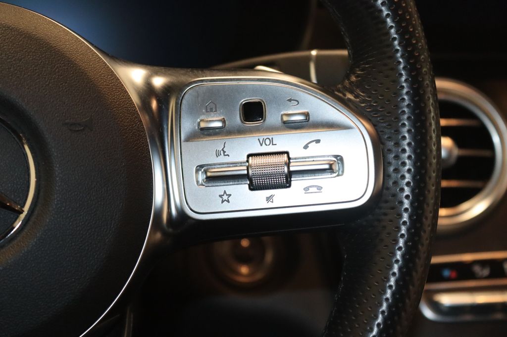 Mercedes-Benz GLC 300 2021