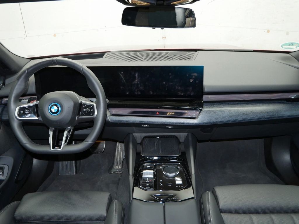 BMW i5 2025