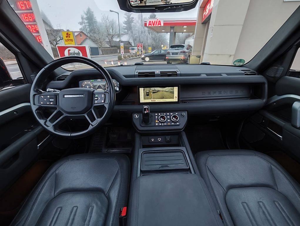 Land Rover Defender 2021