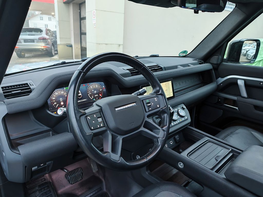 Land Rover Defender 2021