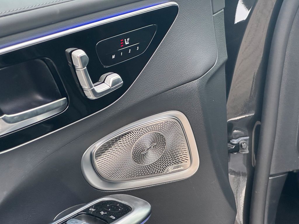 Mercedes-Benz C 300 2025