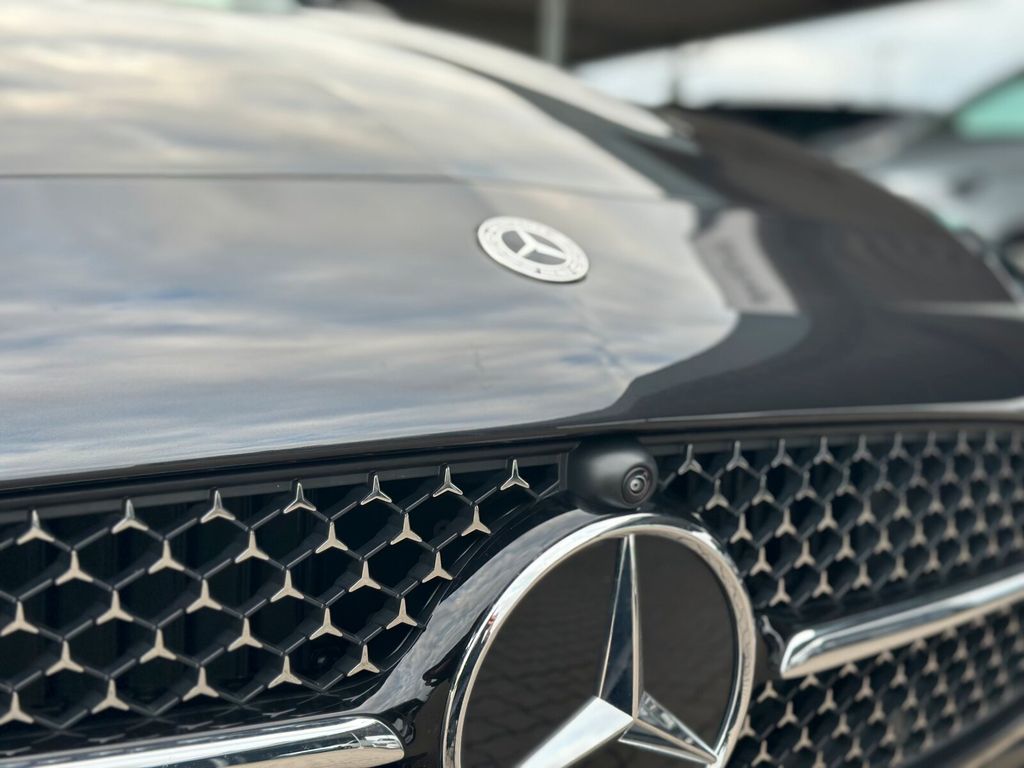 Mercedes-Benz C 300 2025