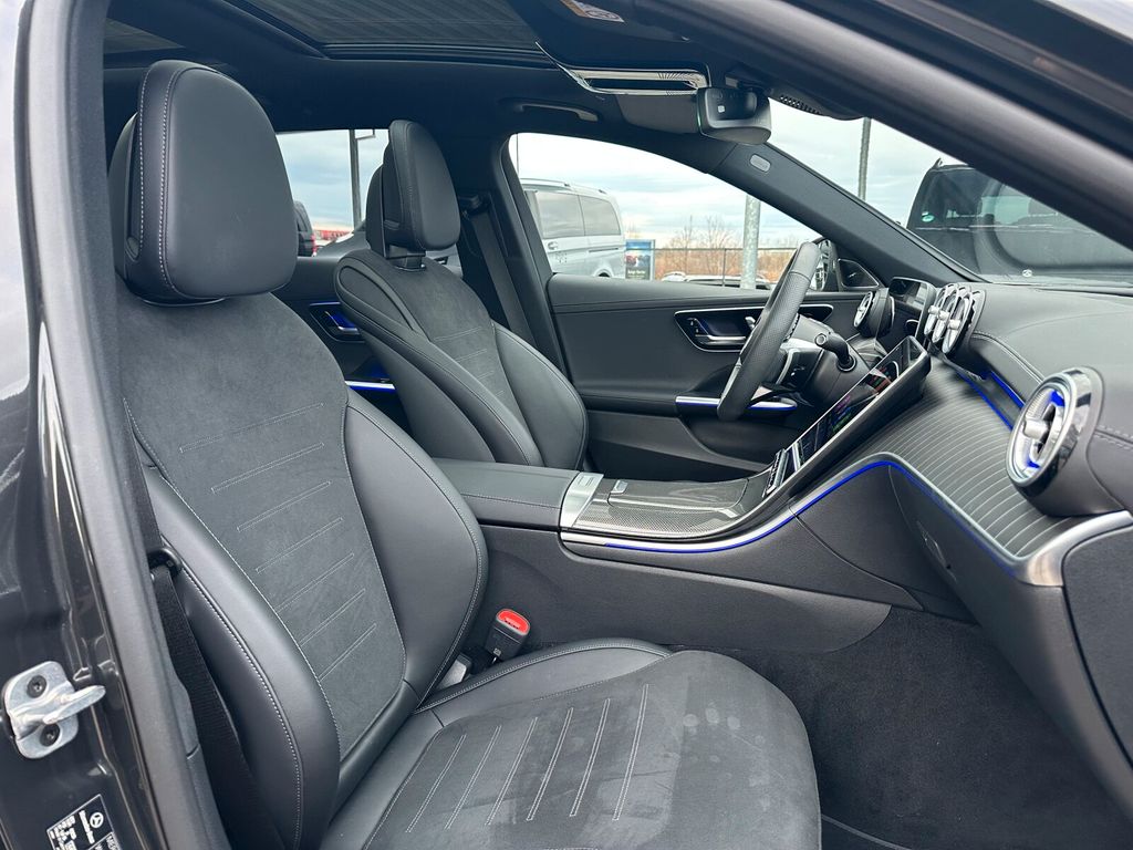 Mercedes-Benz C 300 2025