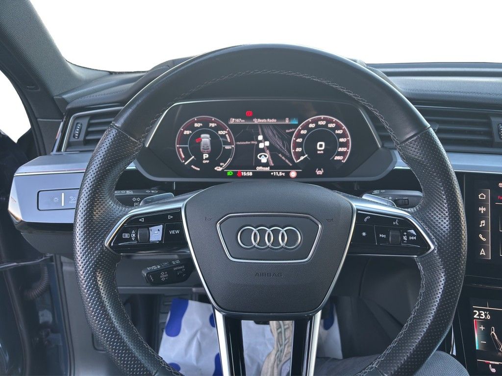 Audi e-tron 2022
