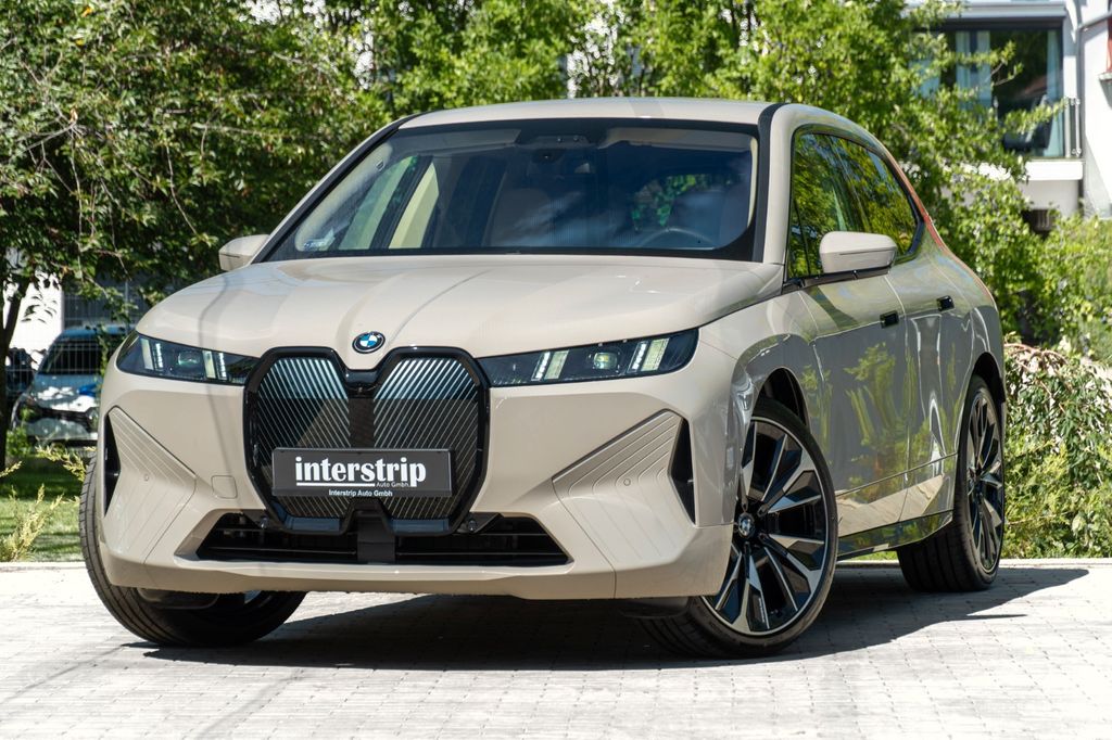 BMW iX 2025