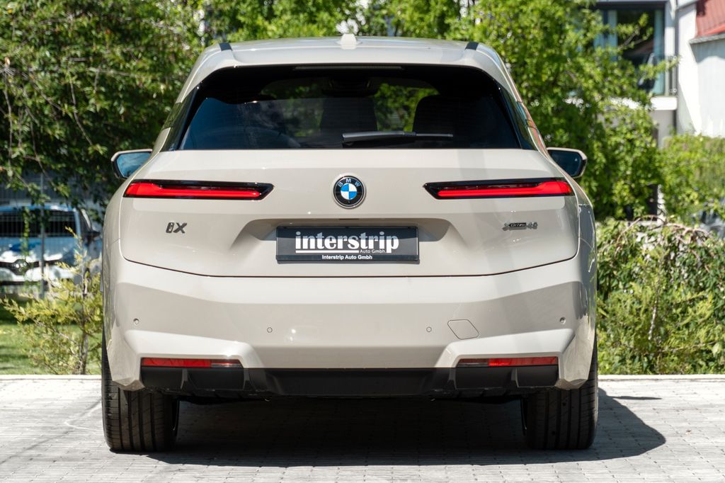 BMW iX 2025