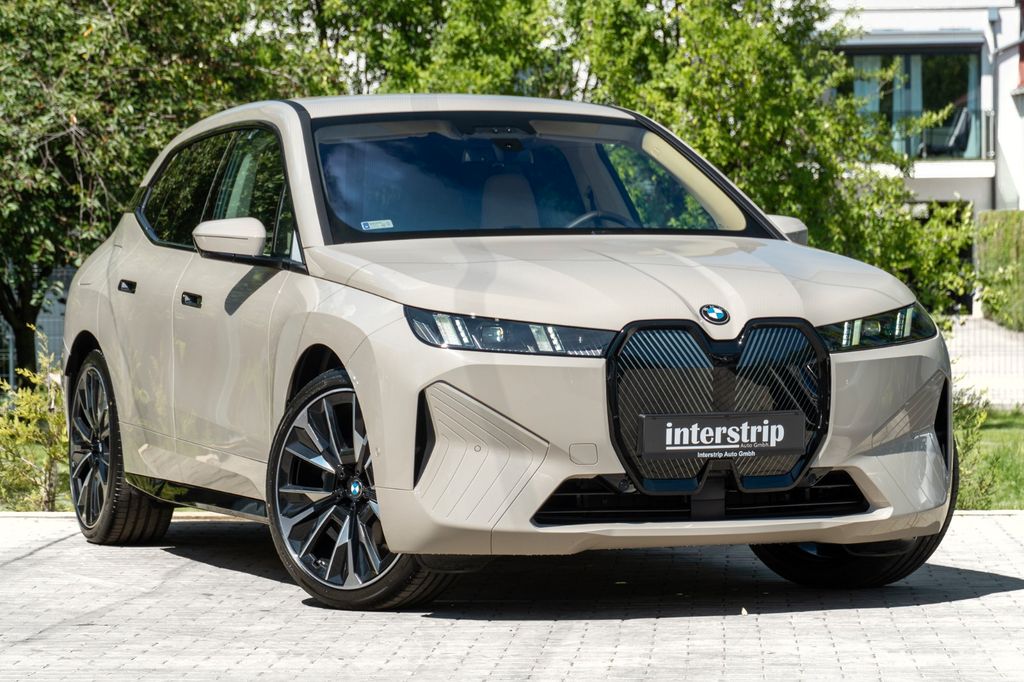 BMW iX 2025