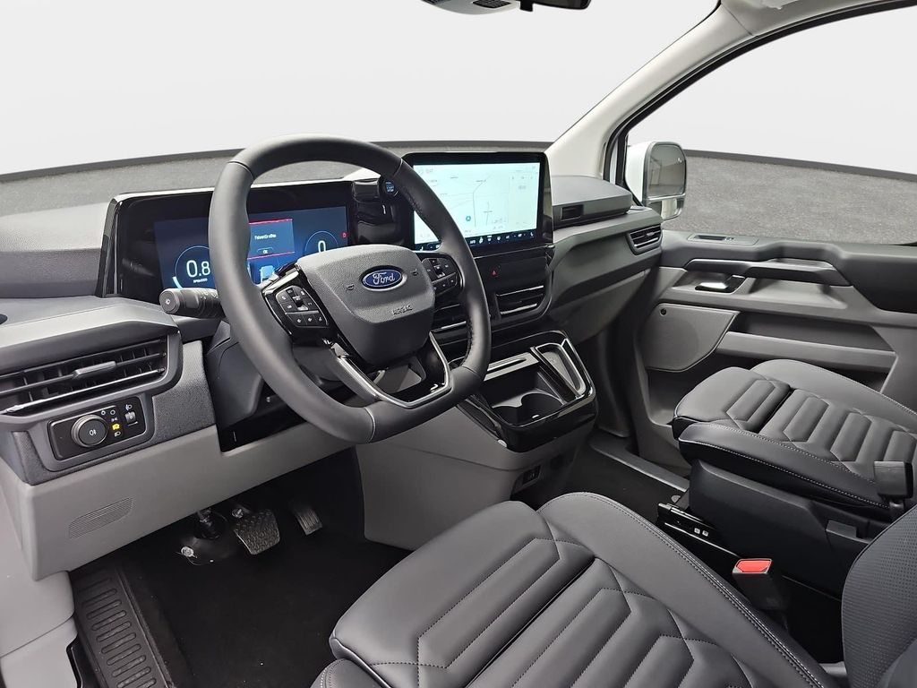 Ford Tourneo Custom 2025