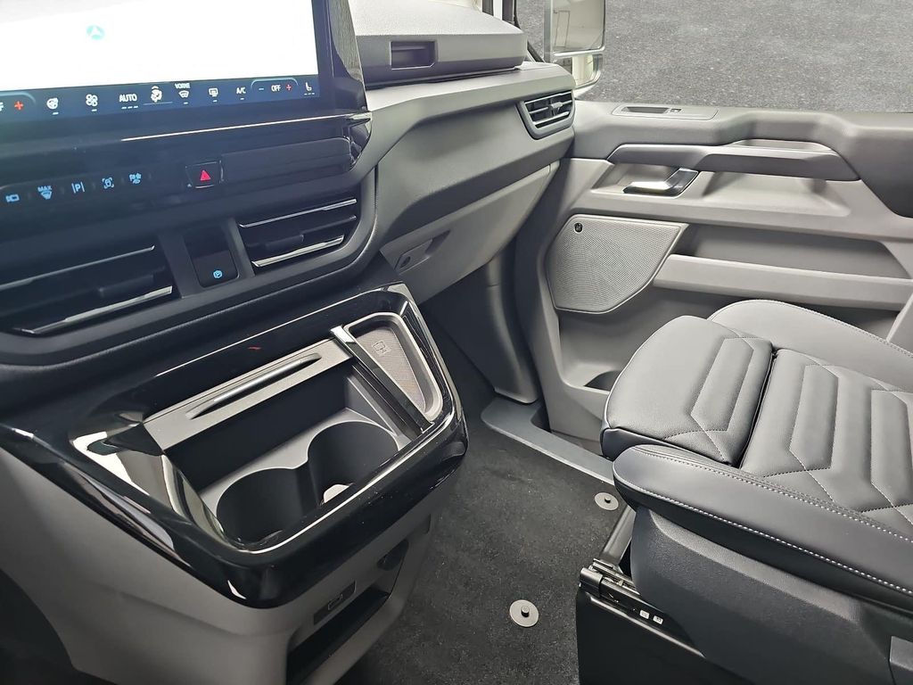 Ford Tourneo Custom 2025