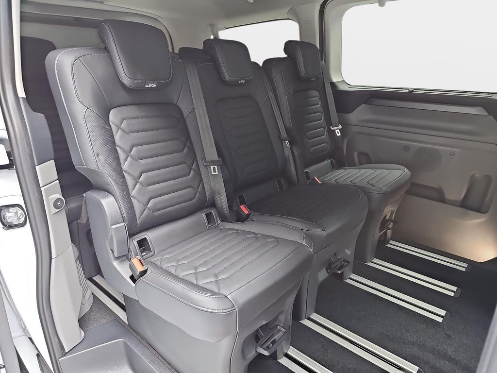 Ford Tourneo Custom 2025