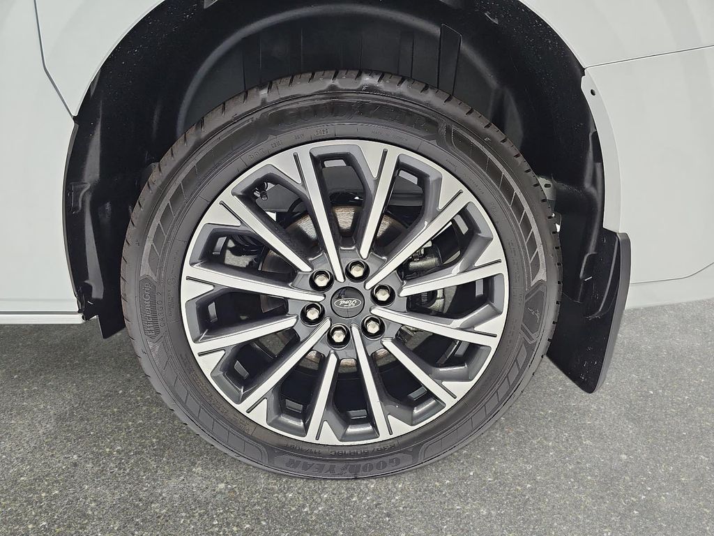 Ford Tourneo Custom 2025