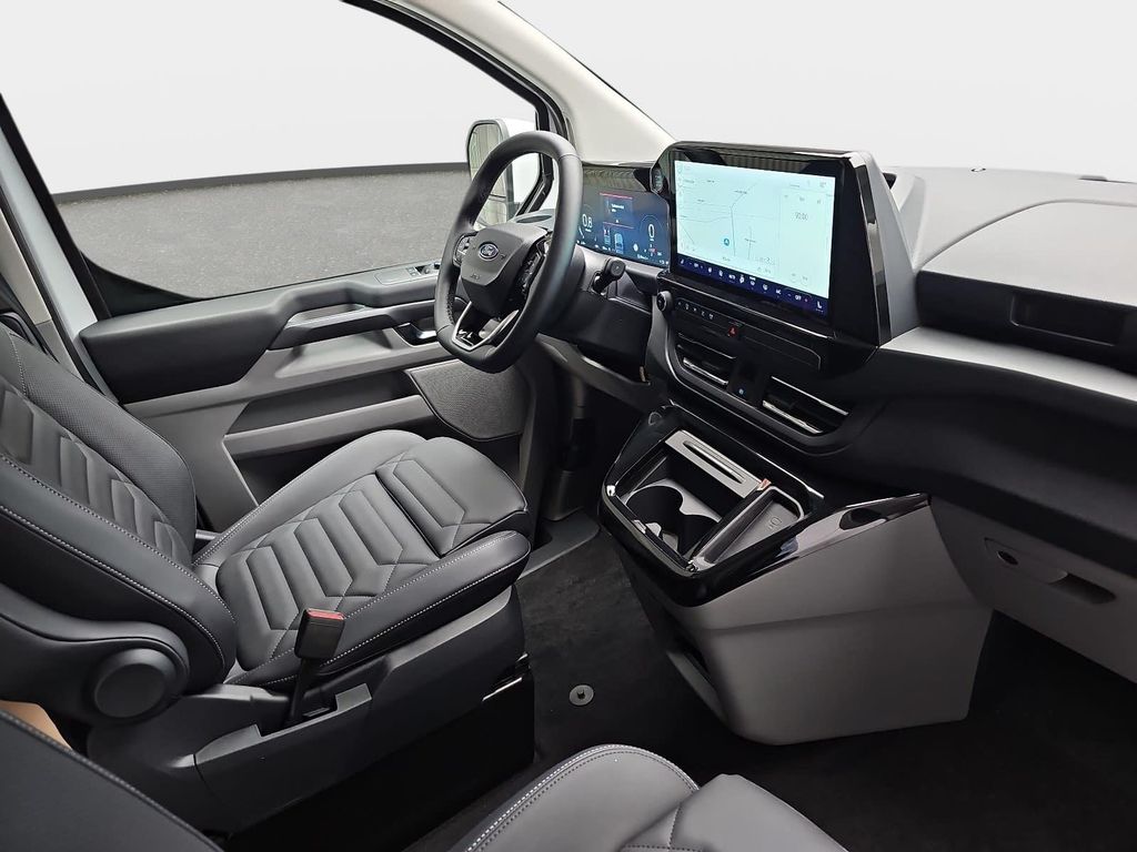 Ford Tourneo Custom 2025