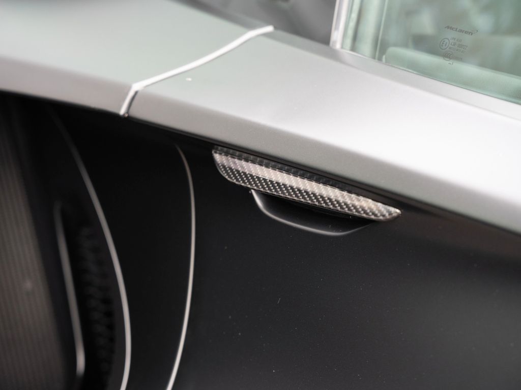 McLaren Artura 2024
