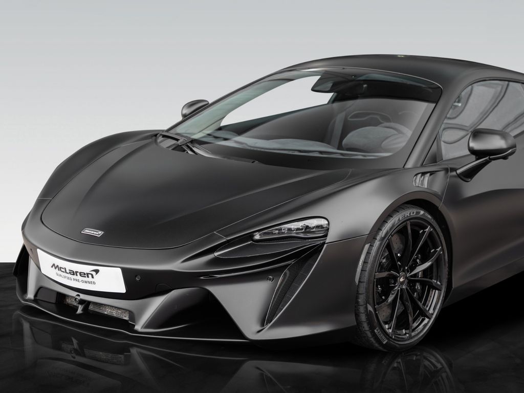 McLaren Artura 2024