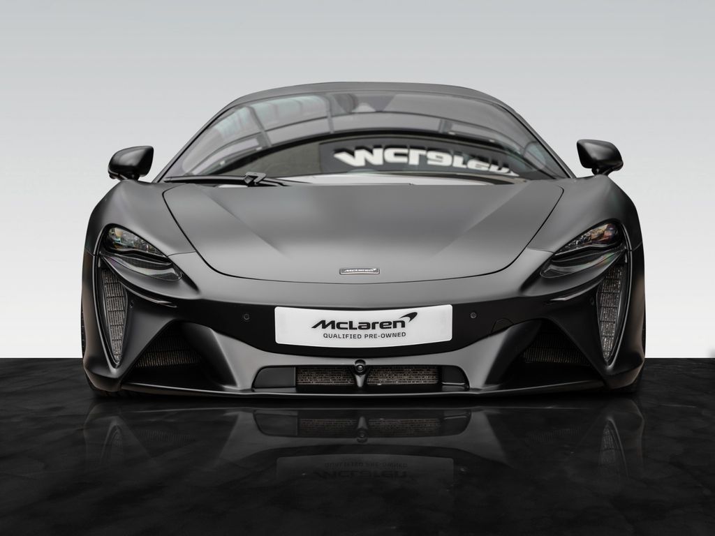 McLaren Artura 2024