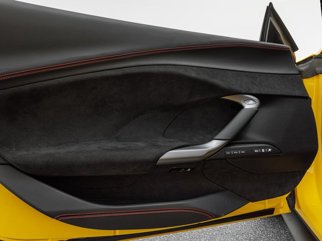 Ferrari 296 GTS 2025