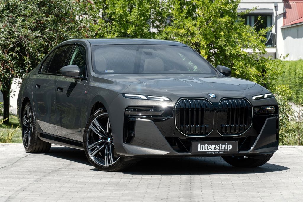 BMW 740 2025