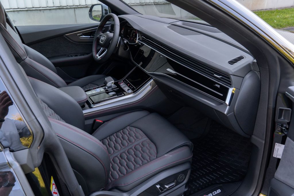 Audi RSQ8 2025