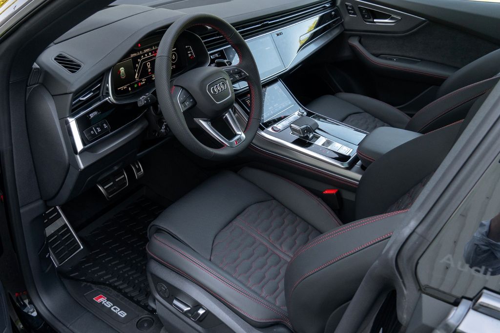 Audi RSQ8 2025