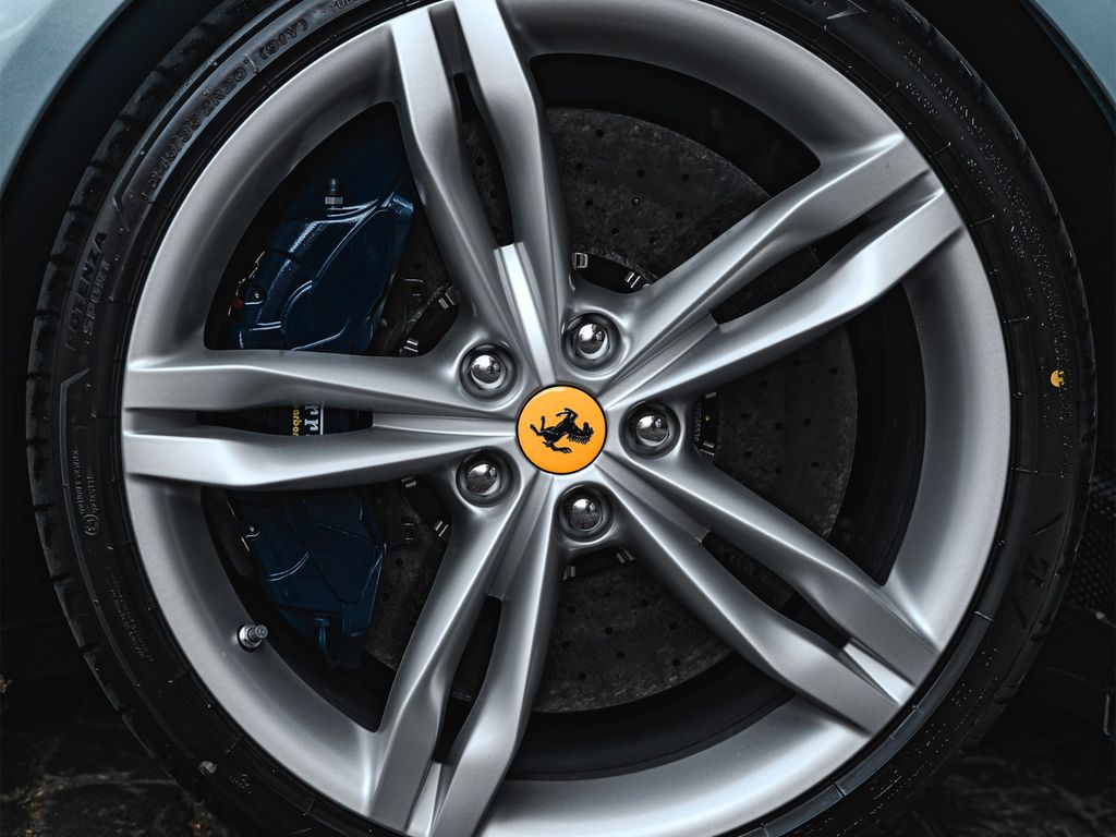 Ferrari 296 GTS 2025