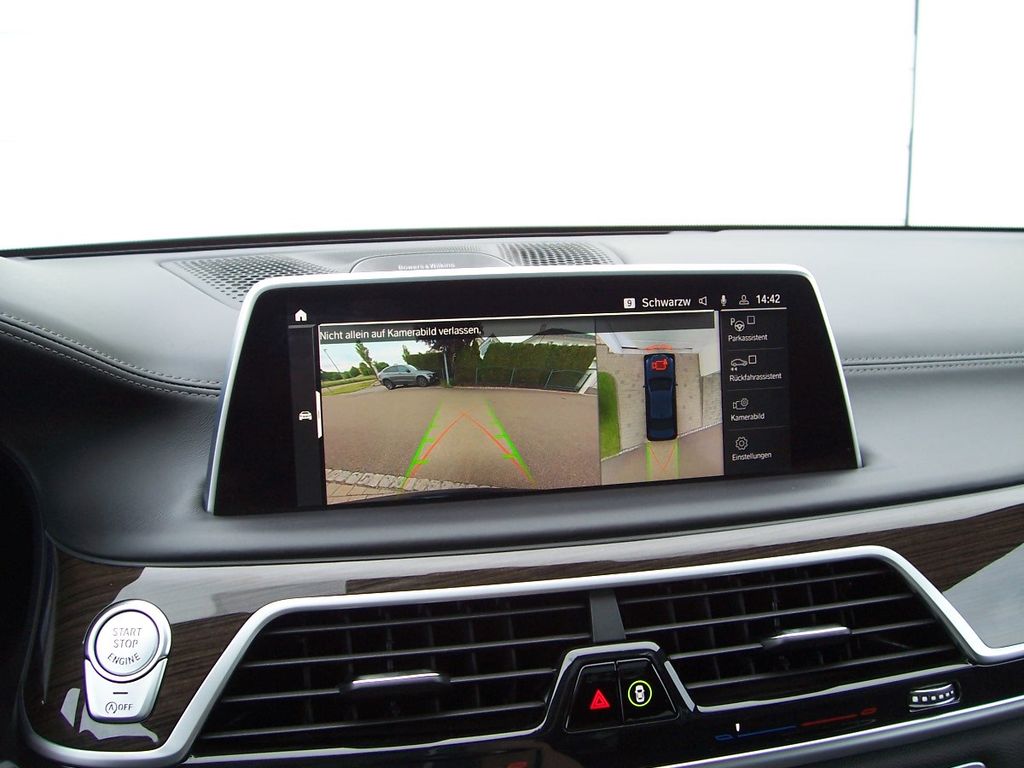 BMW 750 2019